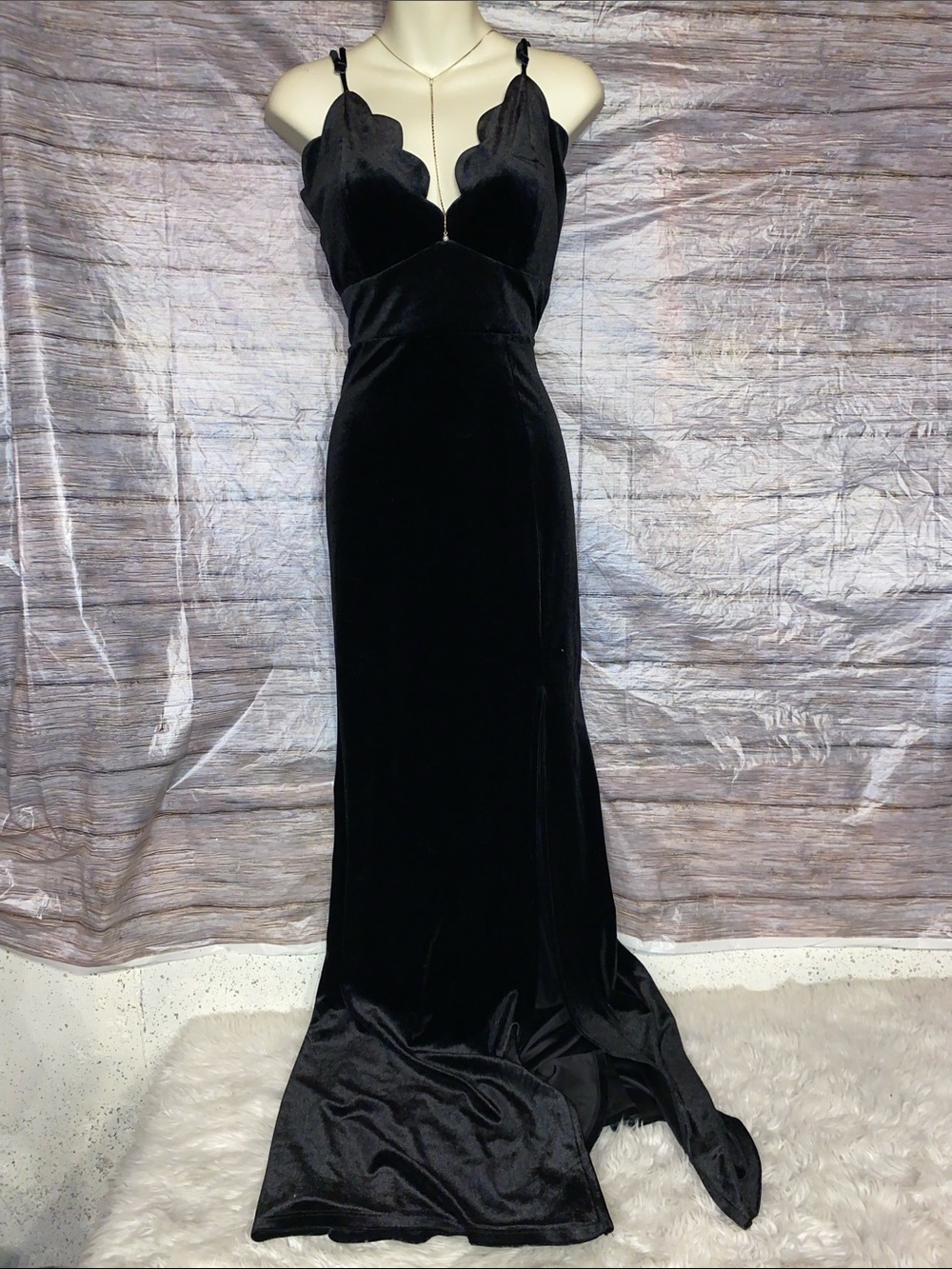 Xtraordinary Black Velvet Scallop-Edge Maxi Dress